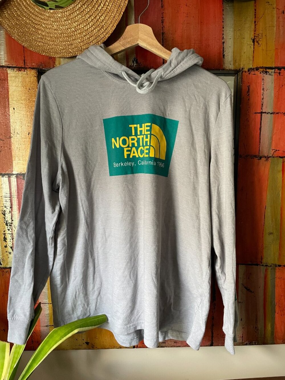 The North Face Berkeley California Lightweight Hoodie in Gray โ Women's L - Picture 3 of 10